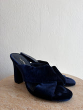 Load image into Gallery viewer, Senso - Velvet Crossover Block Heels - Navy - 40
