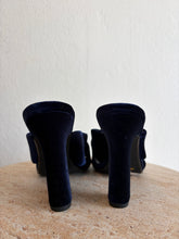 Load image into Gallery viewer, Senso - Velvet Crossover Block Heels - Navy - 40
