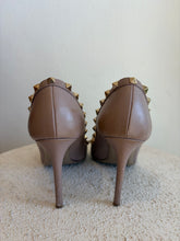 Load image into Gallery viewer, Valentino - Leather Rockstud Pump  - Poudre (Taupe) - 39
