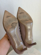 Load image into Gallery viewer, Valentino - Leather Rockstud Pump  - Poudre (Taupe) - 39
