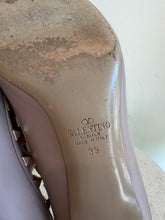 Load image into Gallery viewer, Valentino - Leather Rockstud Pump  - Poudre (Taupe) - 39
