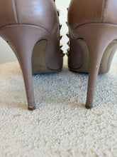 Load image into Gallery viewer, Valentino - Leather Rockstud Pump  - Poudre (Taupe) - 39

