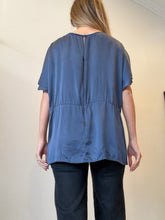 Load image into Gallery viewer, Morrison - SS Silk Top - Navy - 4
