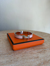Load image into Gallery viewer, Hermes - Clic H Bracelet  - Silver/Rose Candeur - PM (xs/s) - RRP$1235 - As new
