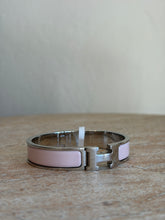 Load image into Gallery viewer, Hermes - Clic H Bracelet  - Silver/Rose Candeur - PM (xs/s) - RRP$1235 - As new
