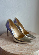 Load image into Gallery viewer, Jimmy Choo - Pump Heels - Gold - 37
