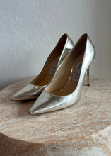 Load image into Gallery viewer, Jimmy Choo - Pump Heels - Gold - 37
