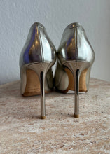 Load image into Gallery viewer, Jimmy Choo - Pump Heels - Gold - 37
