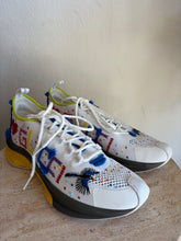 Load image into Gallery viewer, Gucci - Run lovelight Sneakers - White - 39
