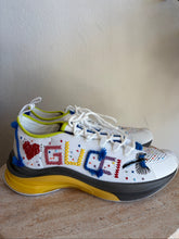 Load image into Gallery viewer, Gucci - Run lovelight Sneakers - White - 39
