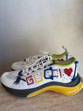 Load image into Gallery viewer, Gucci - Run lovelight Sneakers - White - 39
