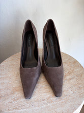 Load image into Gallery viewer, Tony Bianco - Swish Pump - Espresso Suede - 7.5 - as new

