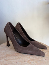 Load image into Gallery viewer, Tony Bianco - Swish Pump - Espresso Suede - 7.5 - as new
