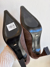 Load image into Gallery viewer, Tony Bianco - Swish Pump - Espresso Suede - 7.5 - as new
