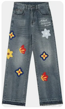 Load image into Gallery viewer, Achock - Jeans w embroidery patches - Mid Denim - M
