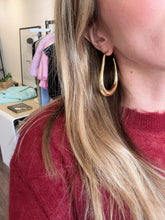 Load image into Gallery viewer, éthéréé collection - Golden long hoop earrings
