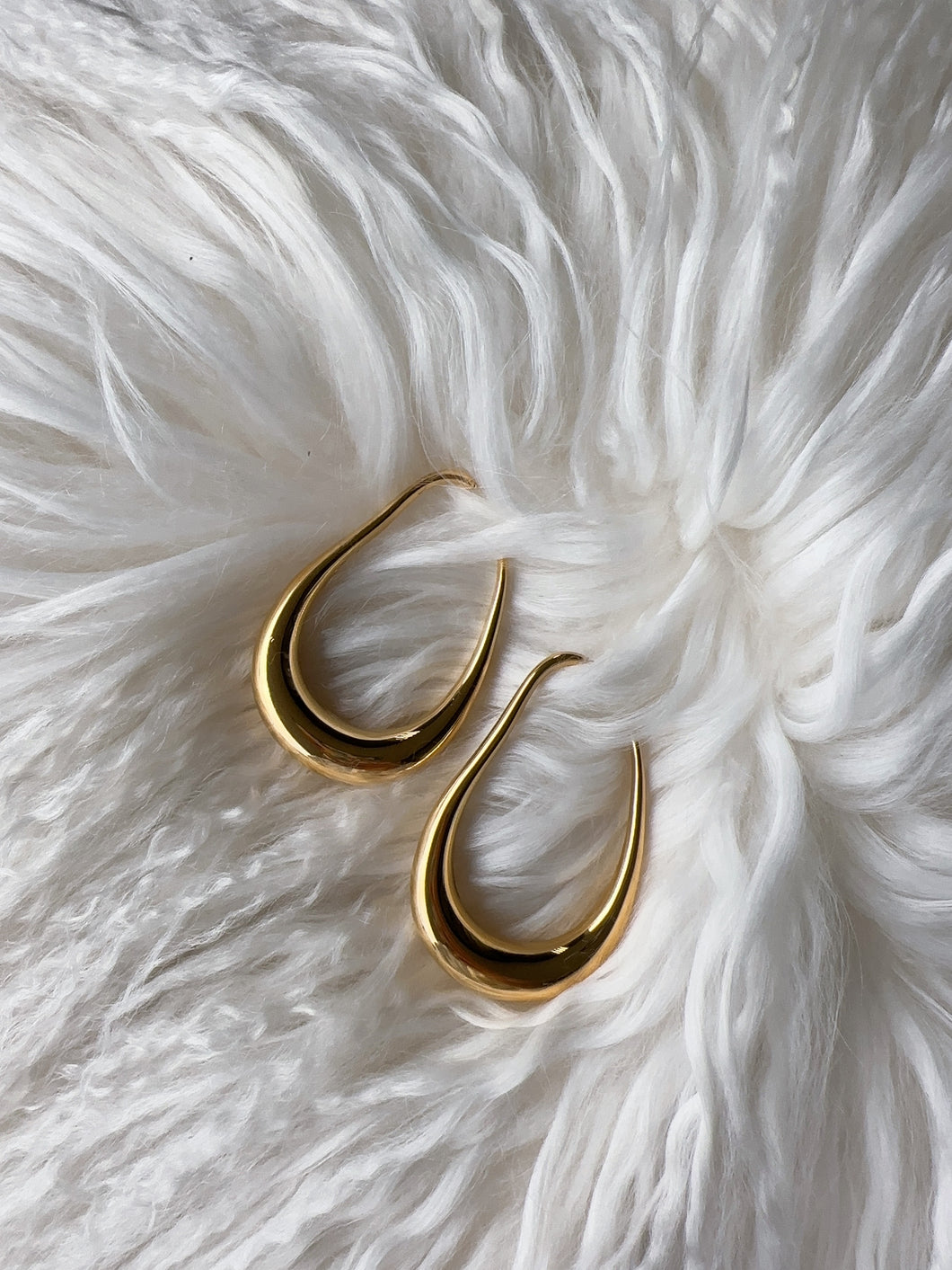 éthéréé collection - Golden long hoop earrings